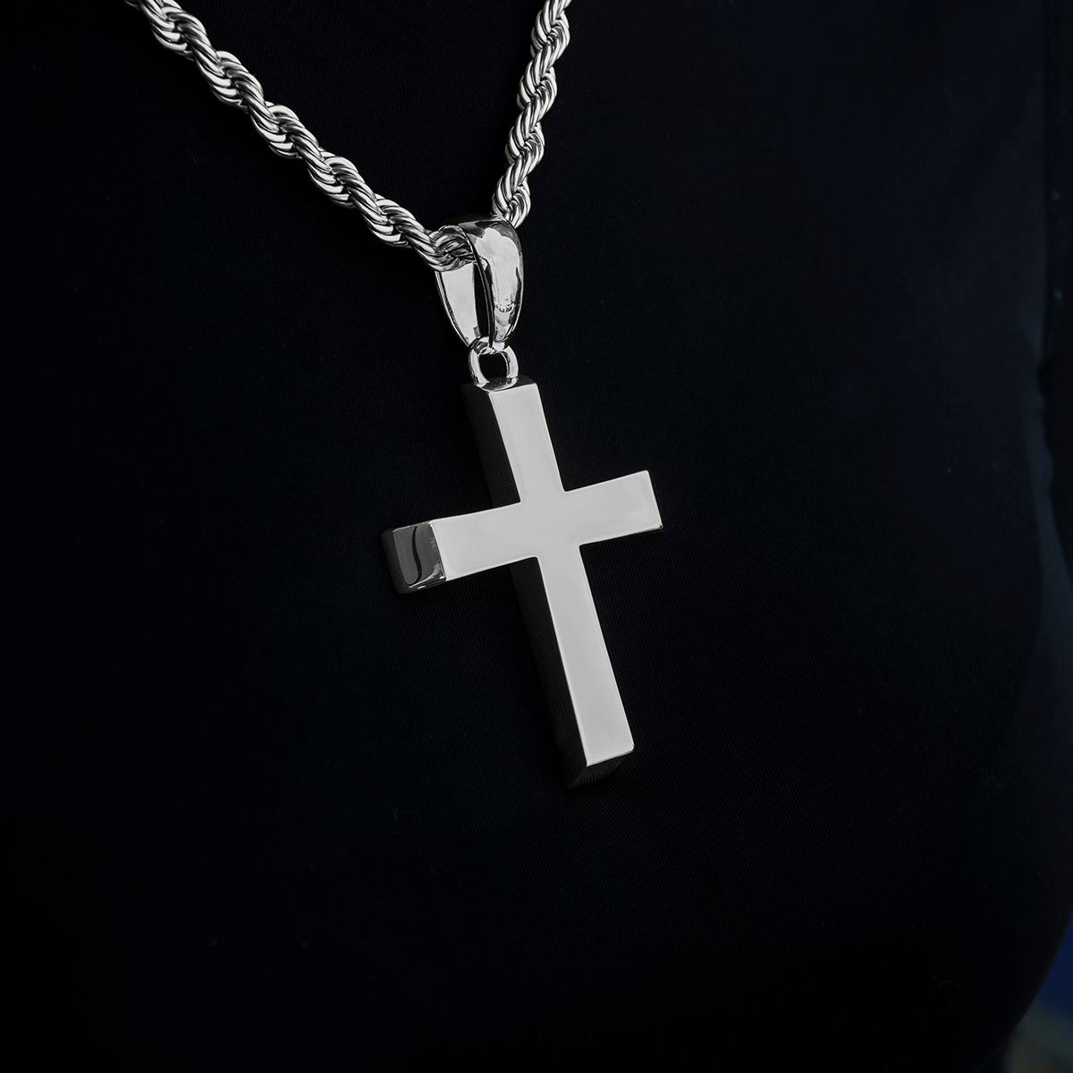 GLD PROMO - WOMEN Large Simple Cross Pendant in White Gold