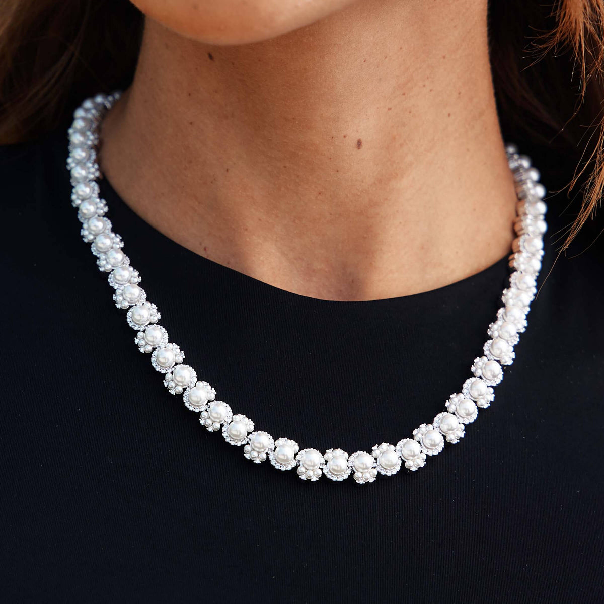 GLD Women Pearl Clustered Chain in White Gold - 10MM