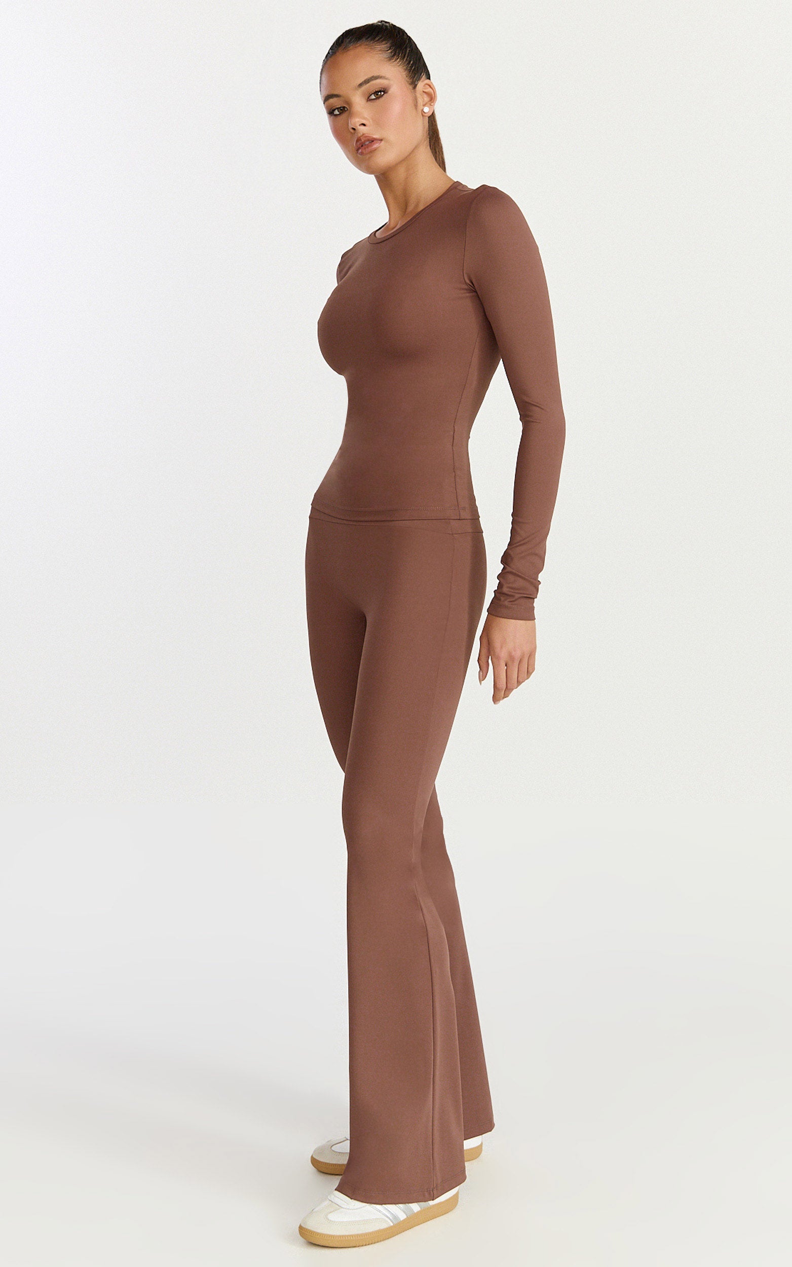 Aurora Top - Crew Neck Long Sleeve Top in Cocoa Bean