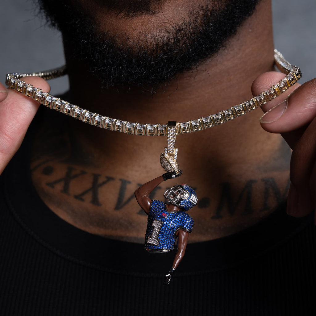 GLD Men Malik Nabers One Handed Catch Pendant in Yellow Gold