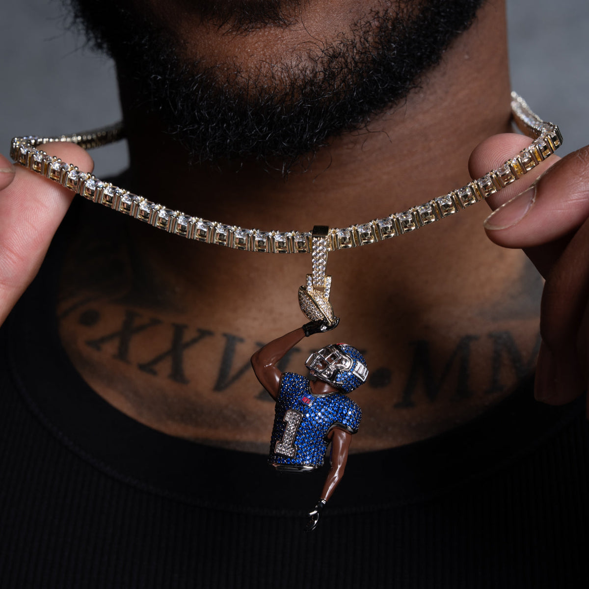GLD Men Malik Nabers One Handed Catch Pendant in Yellow Gold