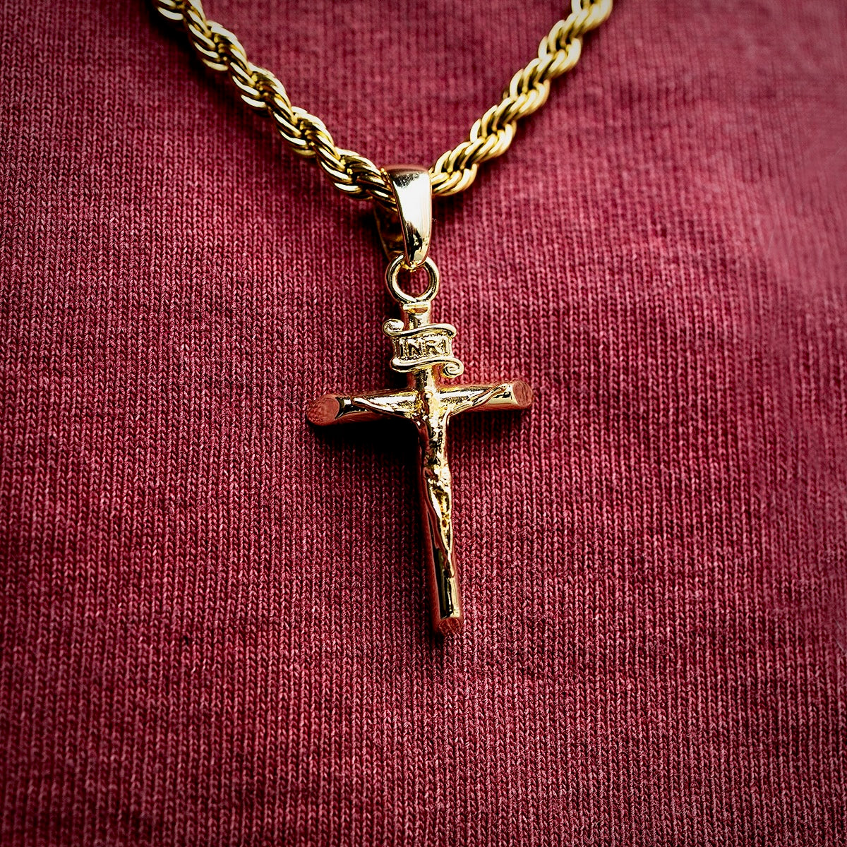 GLD PROMO SETS Crucifix Pendant in Yellow Gold
