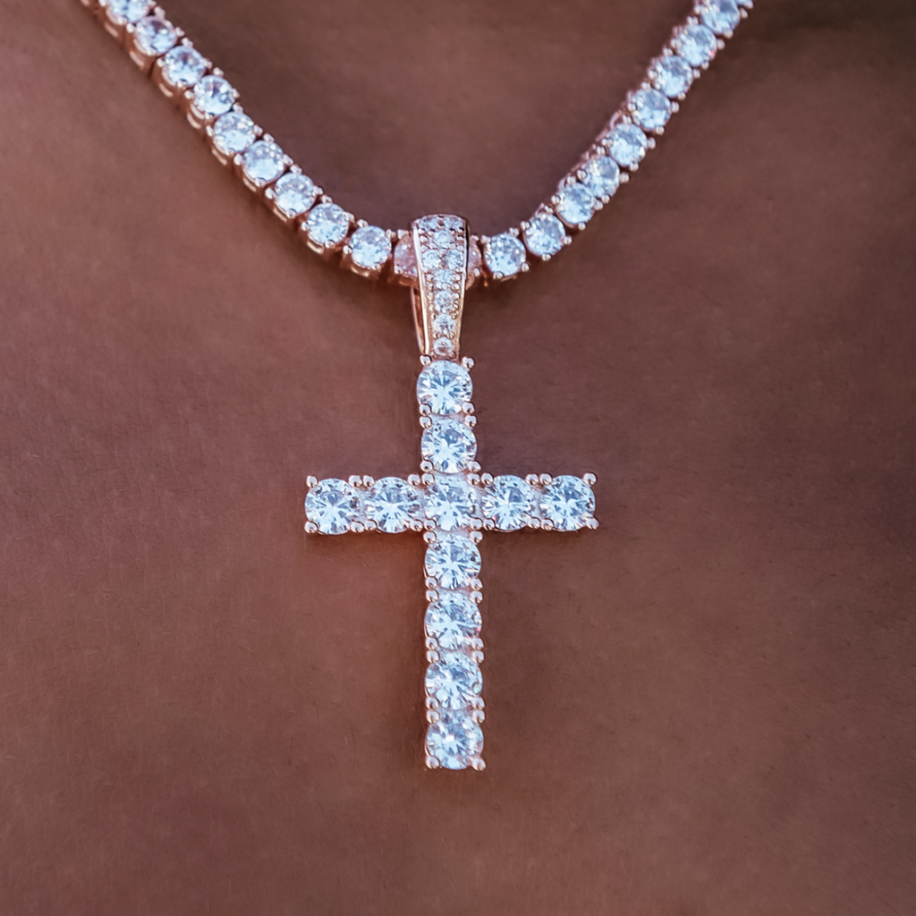 GLD Women Diamond Cross in Rose Gold