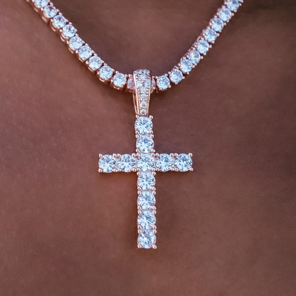 GLD Women Diamond Cross in Rose Gold
