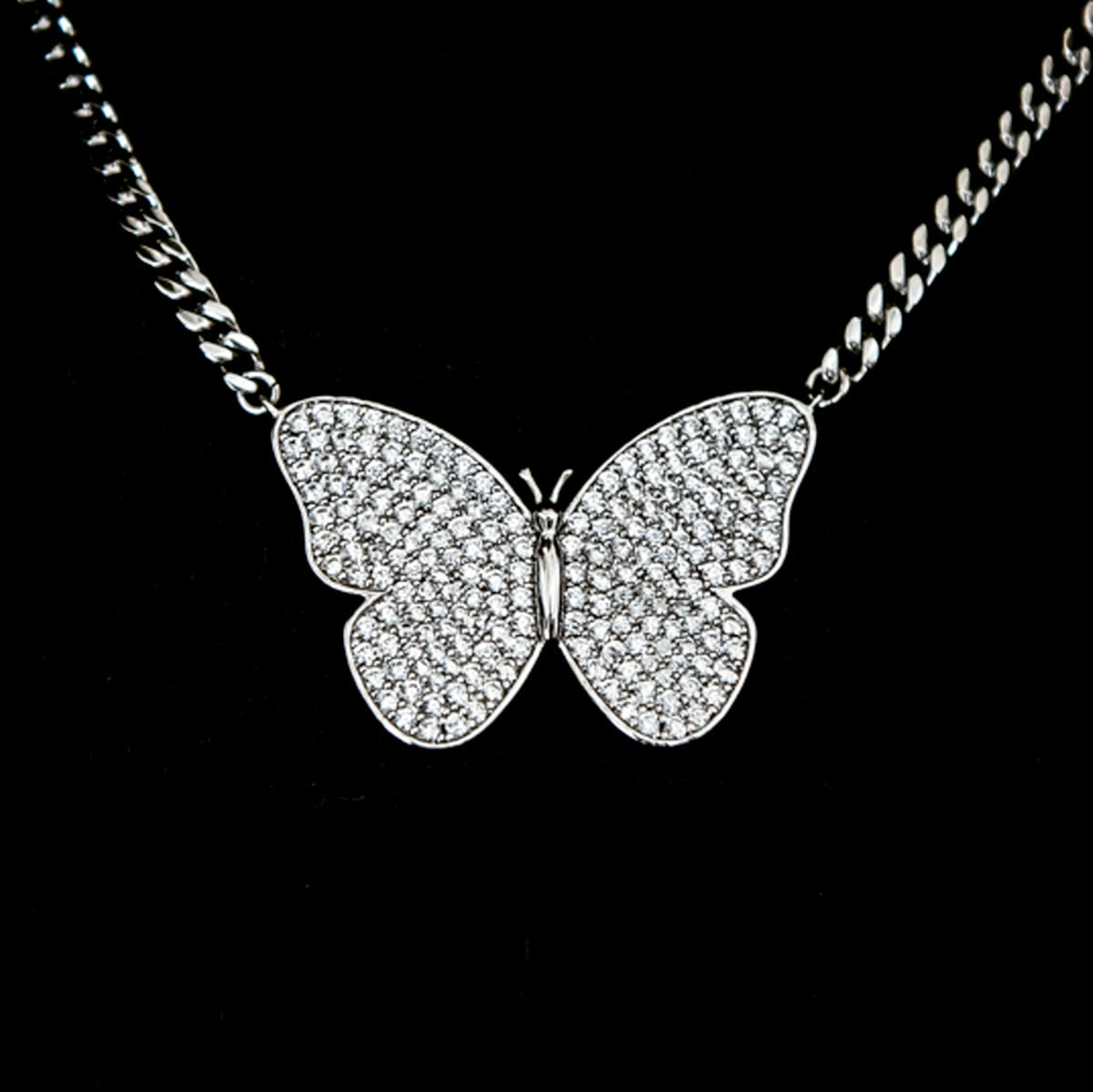 GLD PROMO - WOMEN Butterfly Necklace in White Gold
