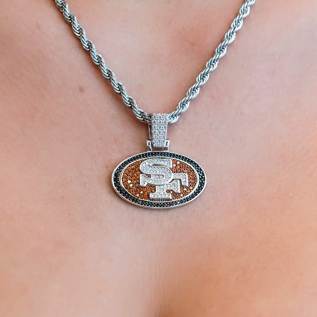 GLD Women San Francisco 49ers Official NFL Pendant