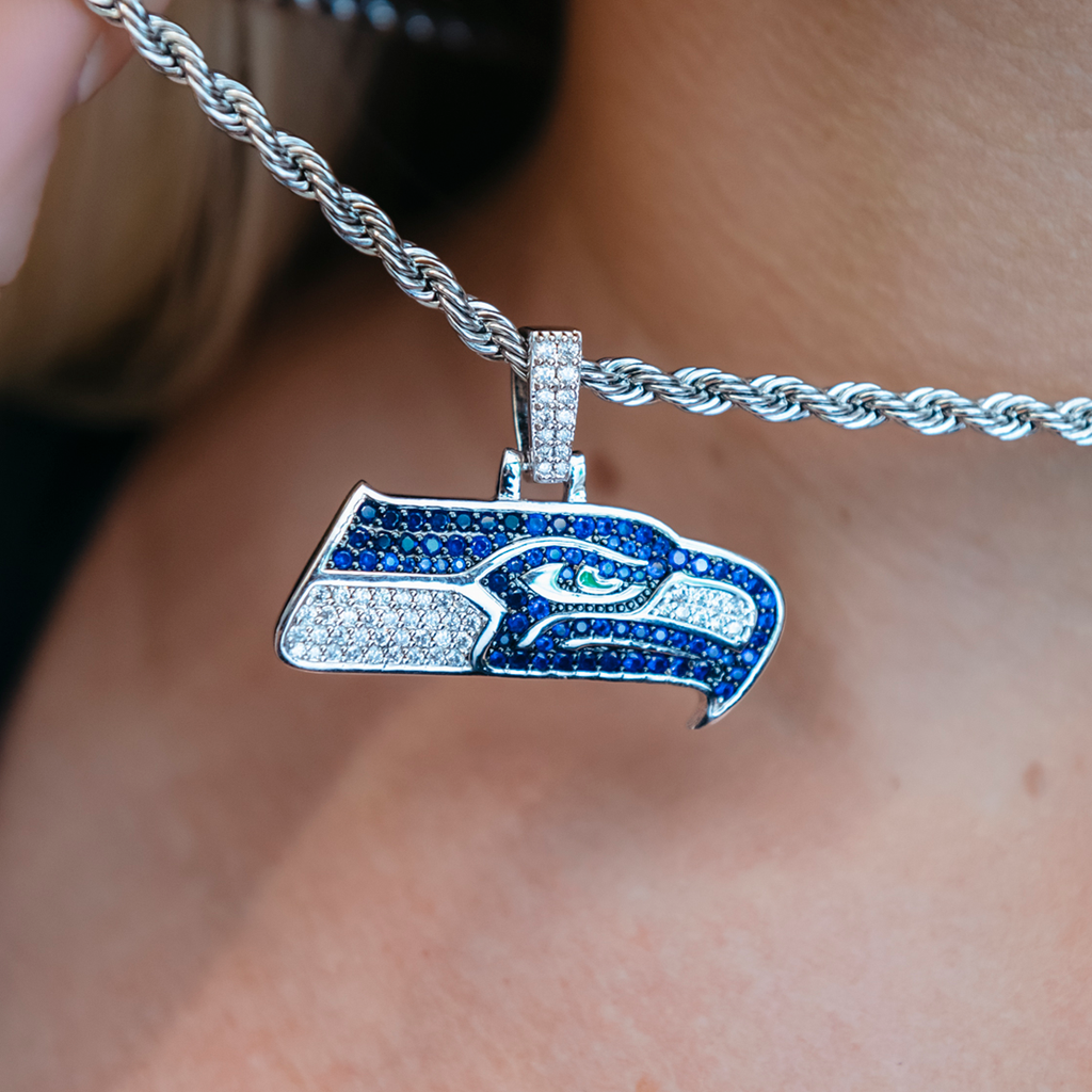 GLD Women Seattle Seahawks Official NFL Pendant