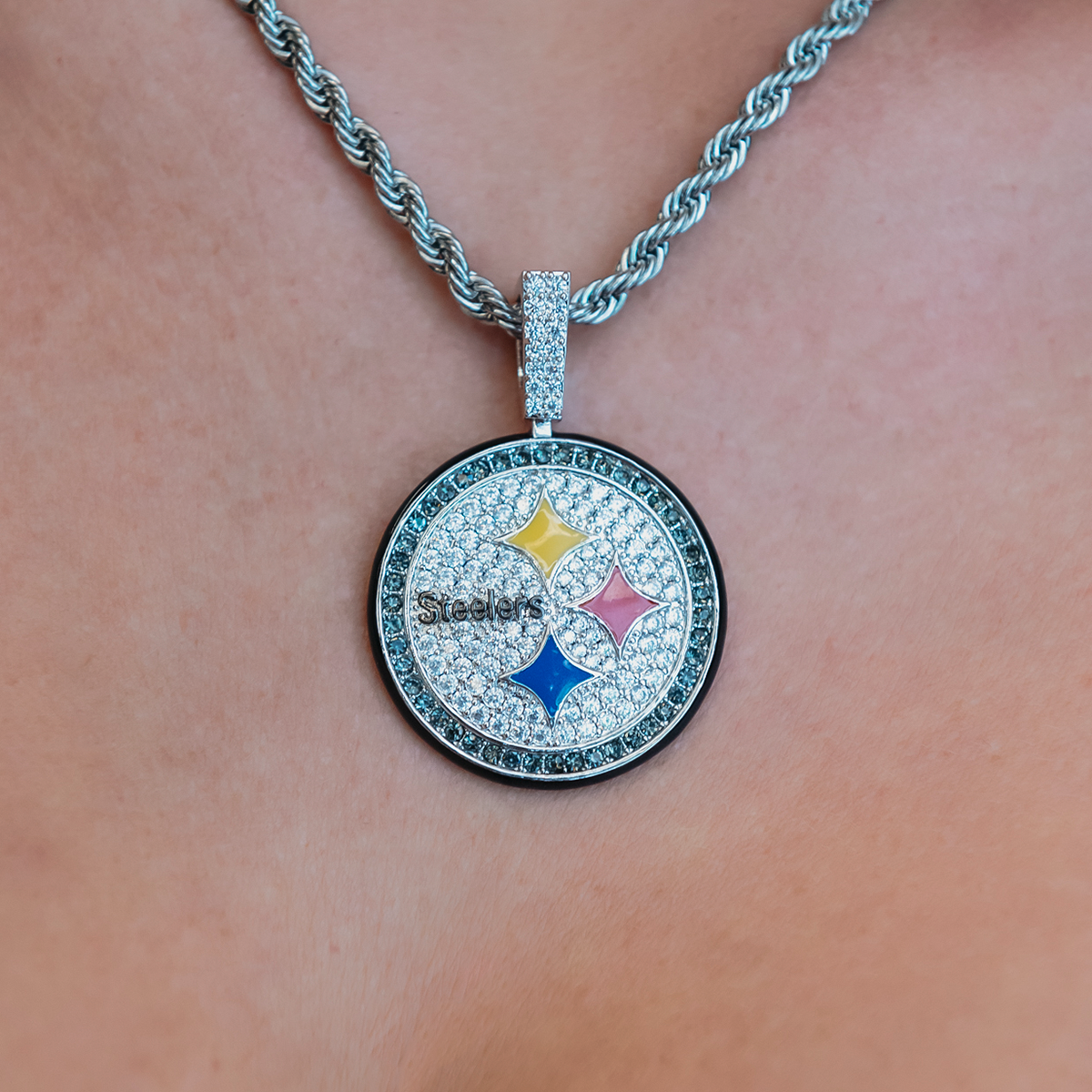 GLD Women Pittsburgh Steelers Official NFL Pendant