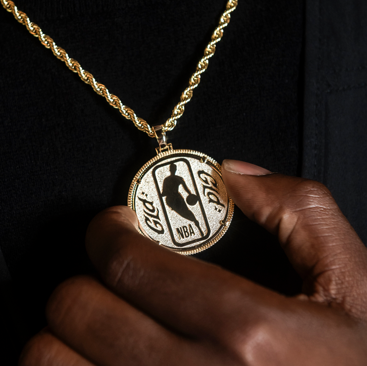 GLD Men Los Angeles Lakers Official NBA Coin Pendant