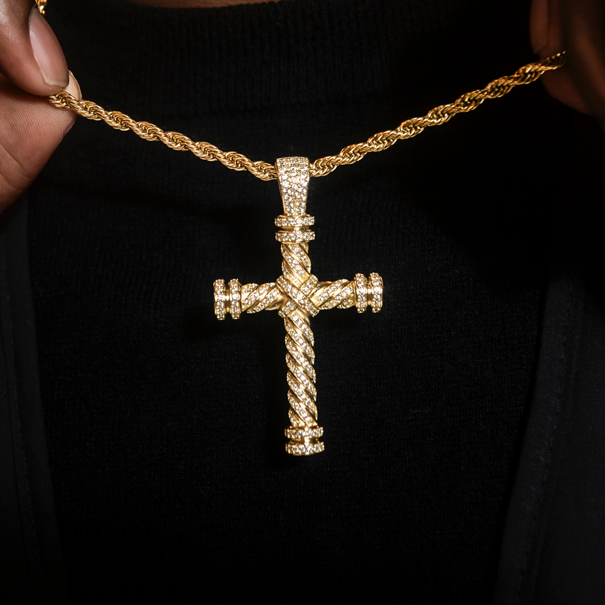 GLD Men Diamond Rope Cross Pendant in Yellow Gold