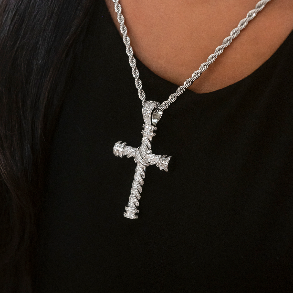 GLD Women Diamond Rope Cross Pendant in White Gold