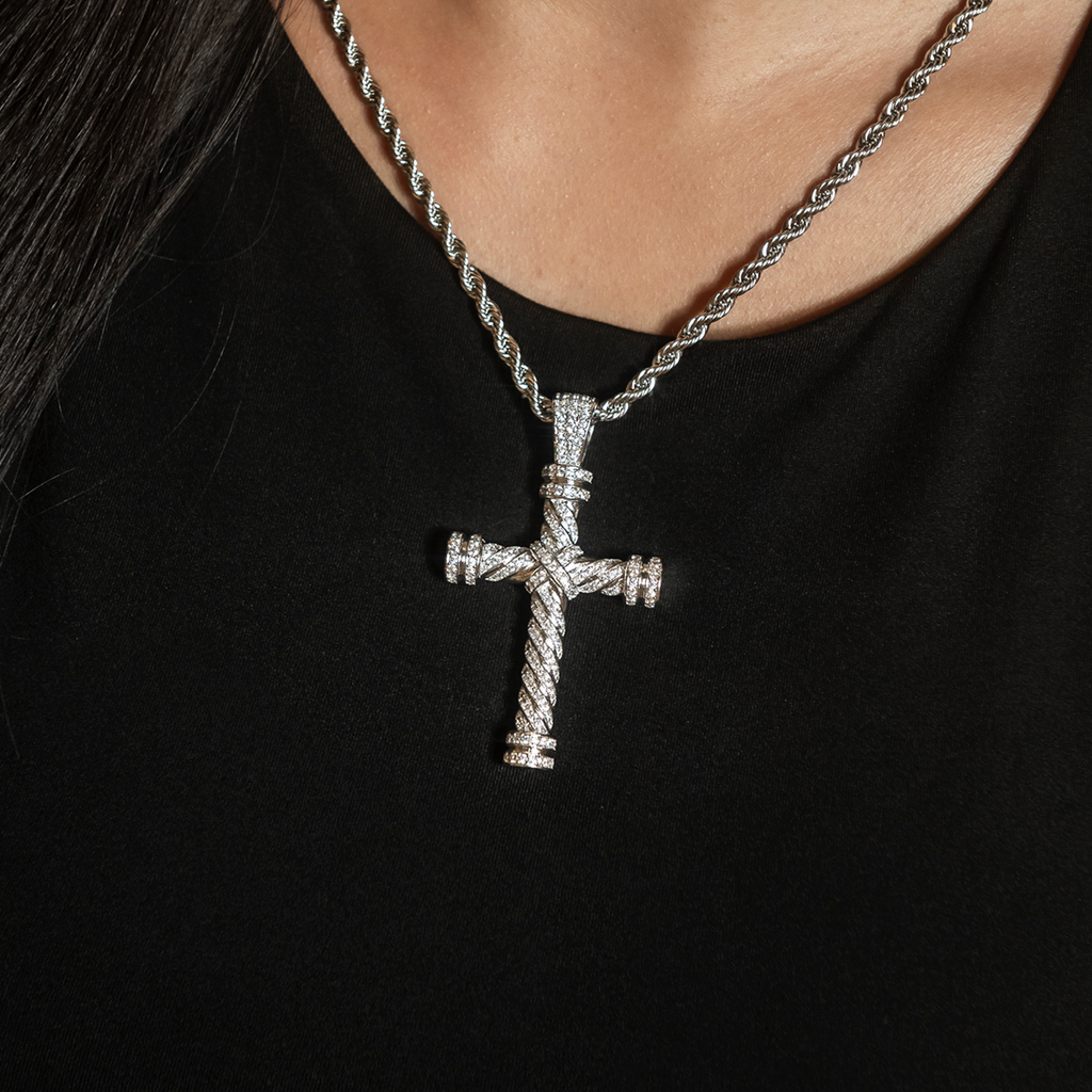 GLD Women Diamond Rope Cross Pendant in White Gold