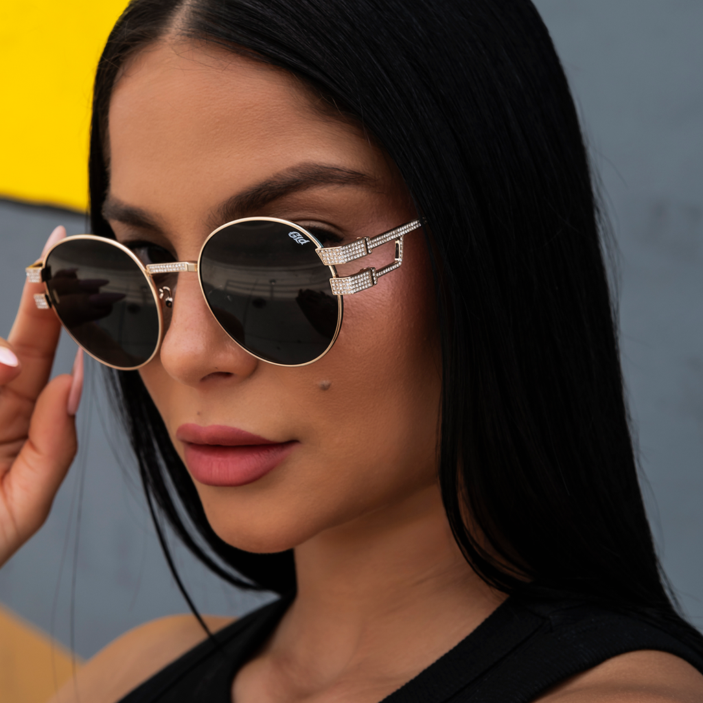 GLD PROMO - WOMEN Miami Avenue Sunglasses in Yellow Gold with Sunglass Chain
