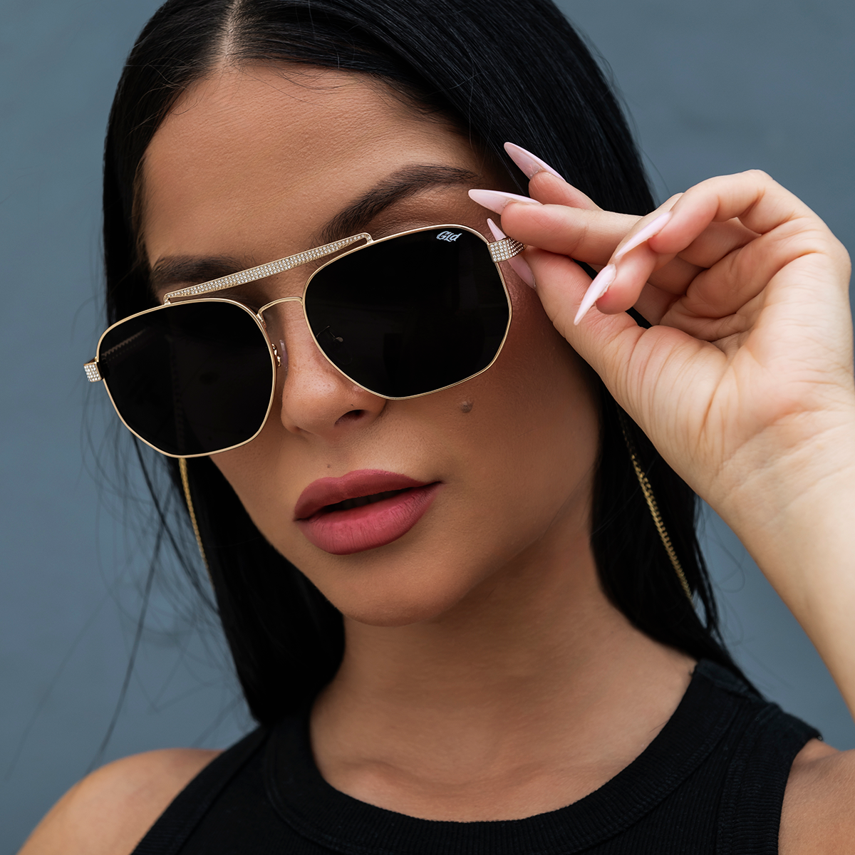 GLD Women The Grove Sunglasses in Yellow Gold with Sunglass Chain