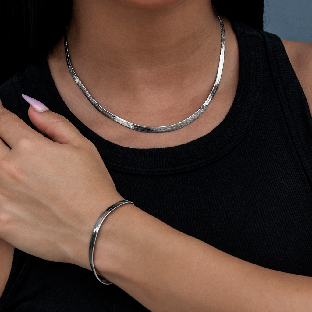 GLD Women Herringbone Necklace in White Gold- 4mm