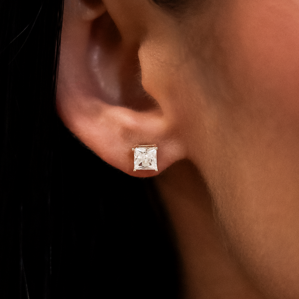 GLD Women GLD 5mm Princess Cut Diamond Stud Earrings in Yellow Gold