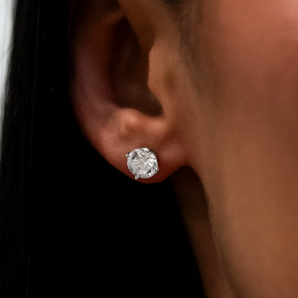 GLD Women GLD 7mm Round Cut Diamond Stud Earrings in White Gold