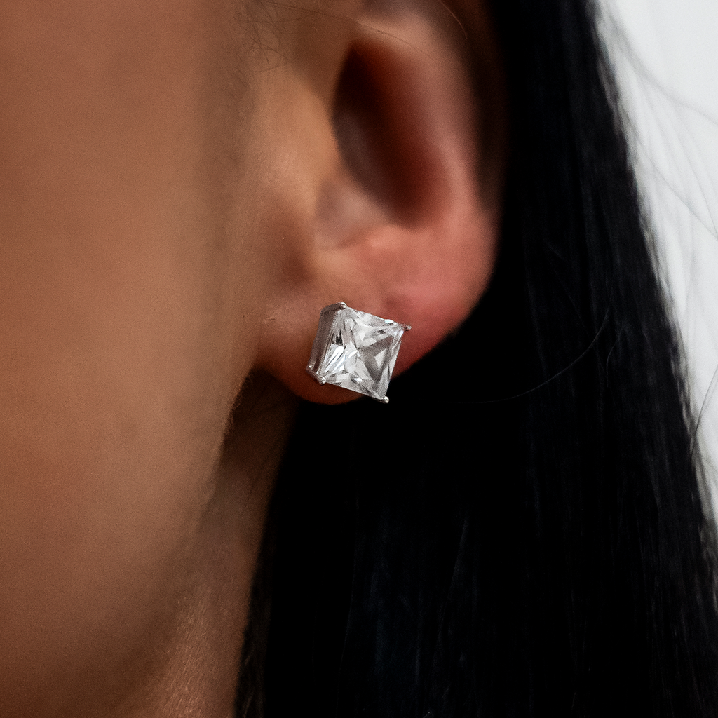GLD Women 7mm Princess Cut Diamond Stud Earrings in White Gold