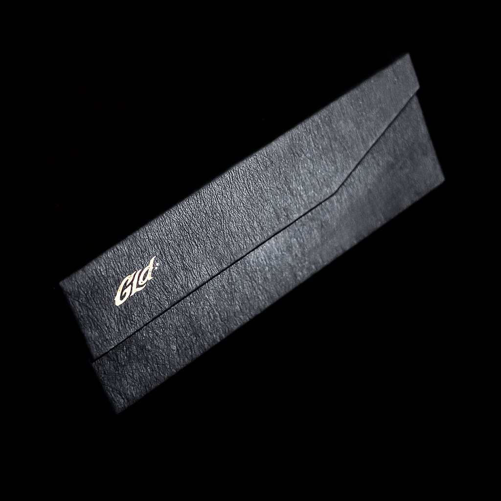 GLD Women The Grove Sunglasses in Yellow Gold with Sunglass Chain