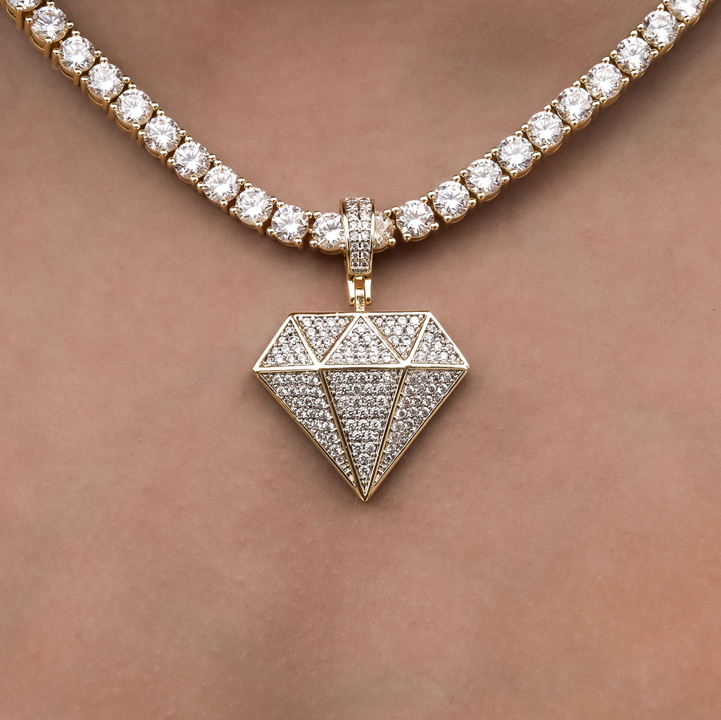 GLD Women GLD Diamond Pendant