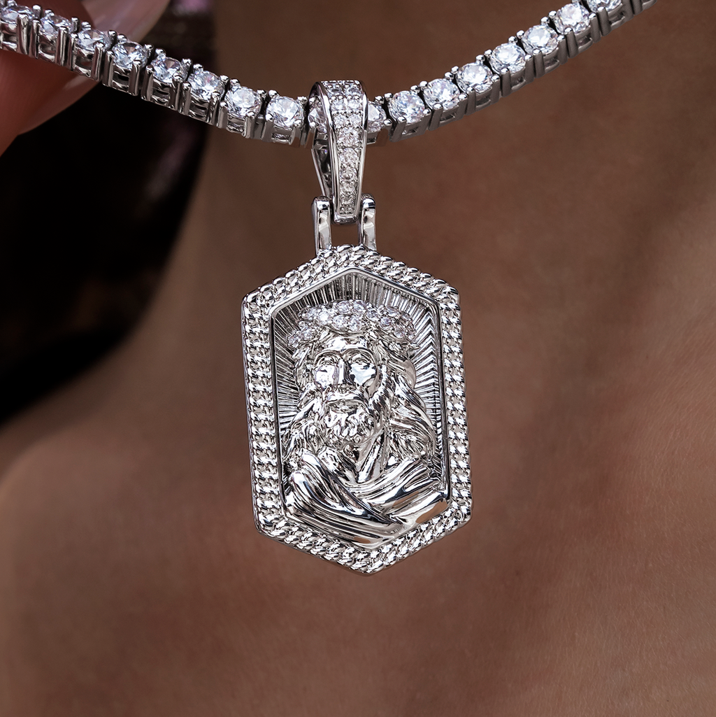 GLD Women Icon Jesus Pendant in White Gold
