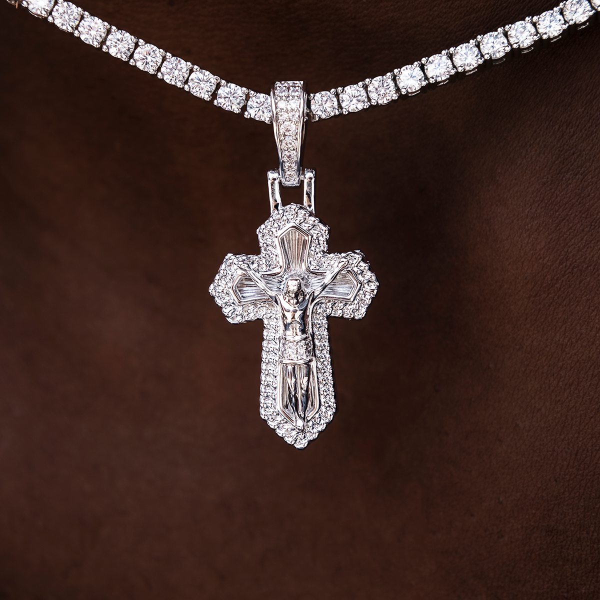 GLD Men Icon Cross Pendant in White Gold