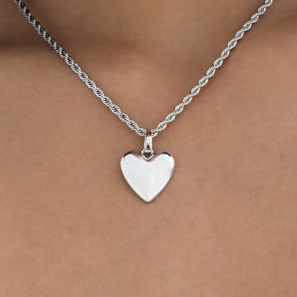 GLD Women Simple Micro Heart Pendant in White Gold
