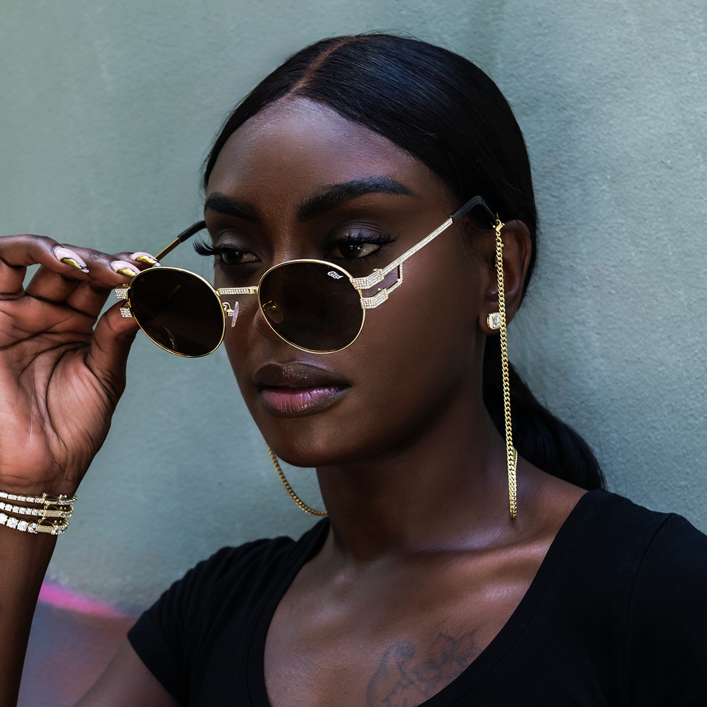 GLD PROMO - WOMEN Miami Avenue Sunglasses in Yellow Gold with Sunglass Chain