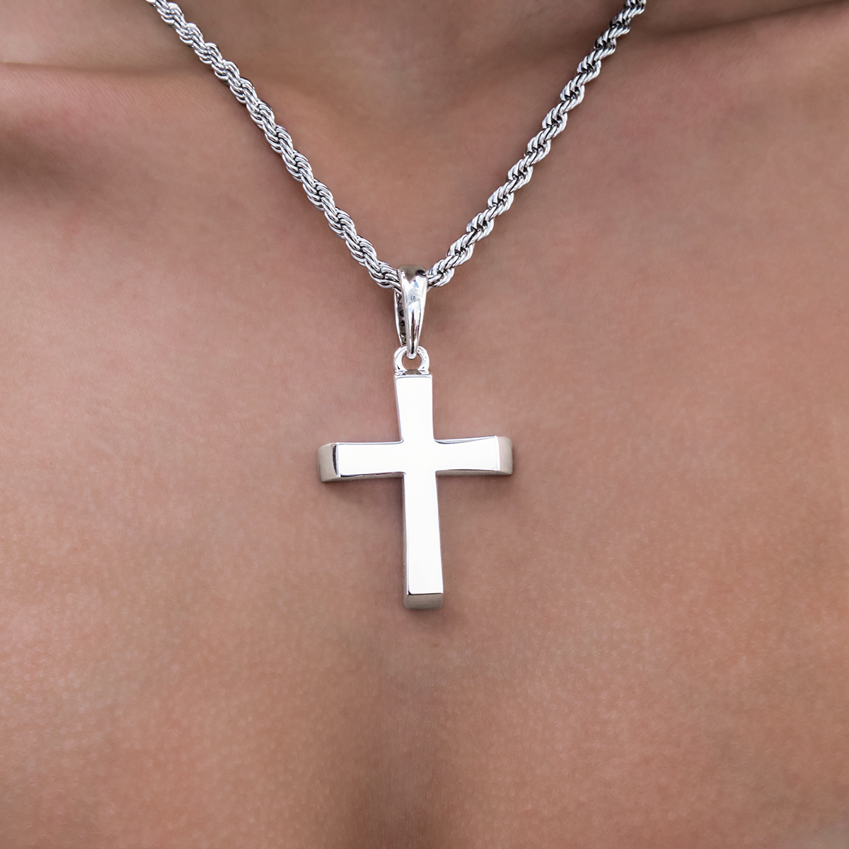 GLD PROMO - WOMEN Simple Cross Pendant in White Gold