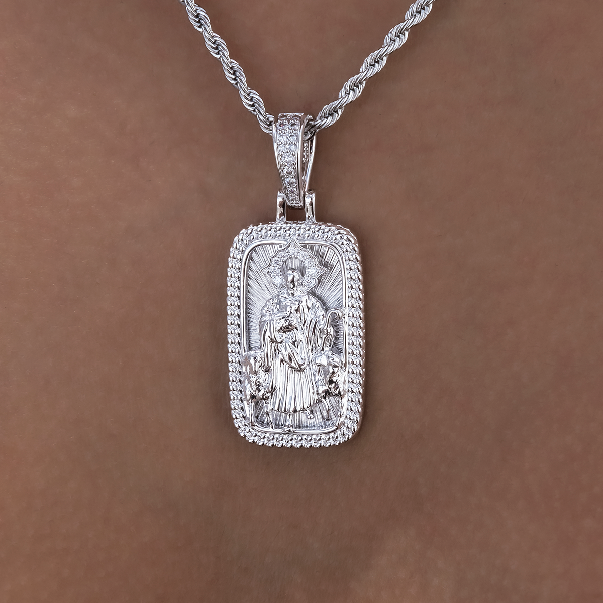 GLD Women Icon Shepherd Pendant in White Gold