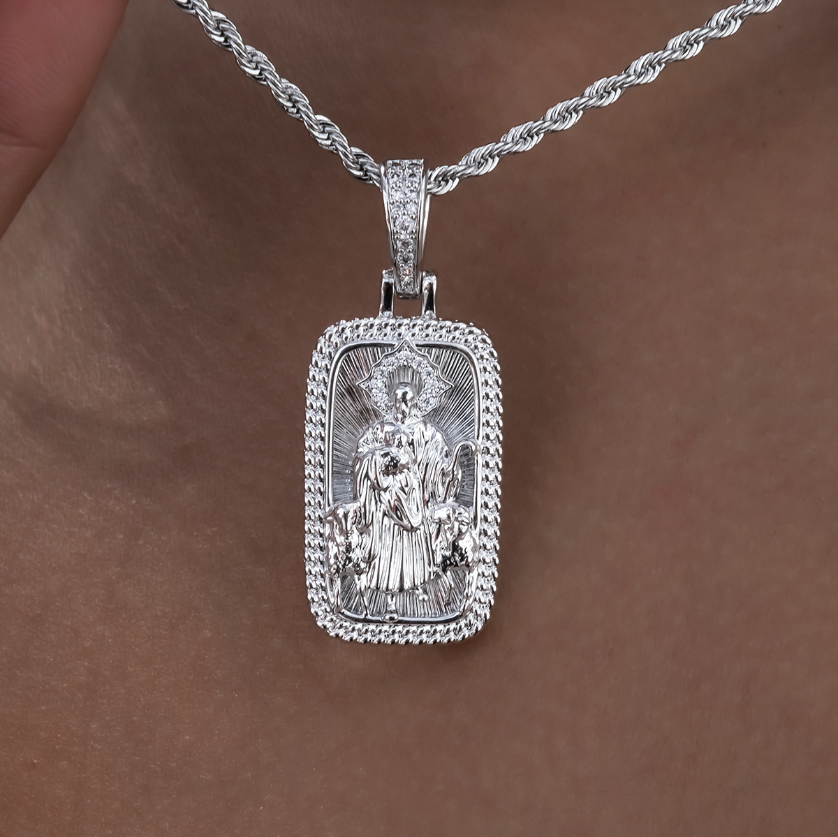 GLD Women Icon Shepherd Pendant in White Gold