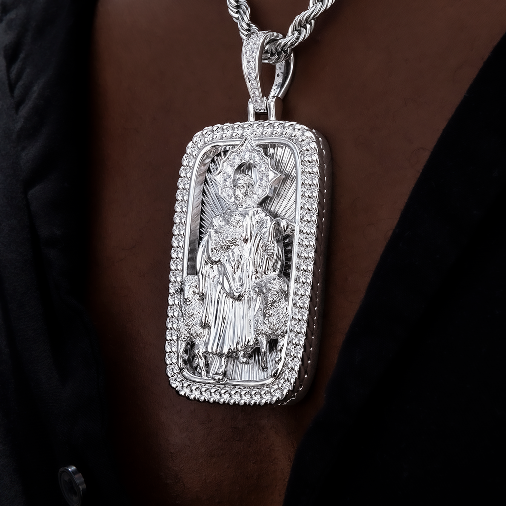 GLD PROMO Large Icon Shepherd Pendant in White Gold