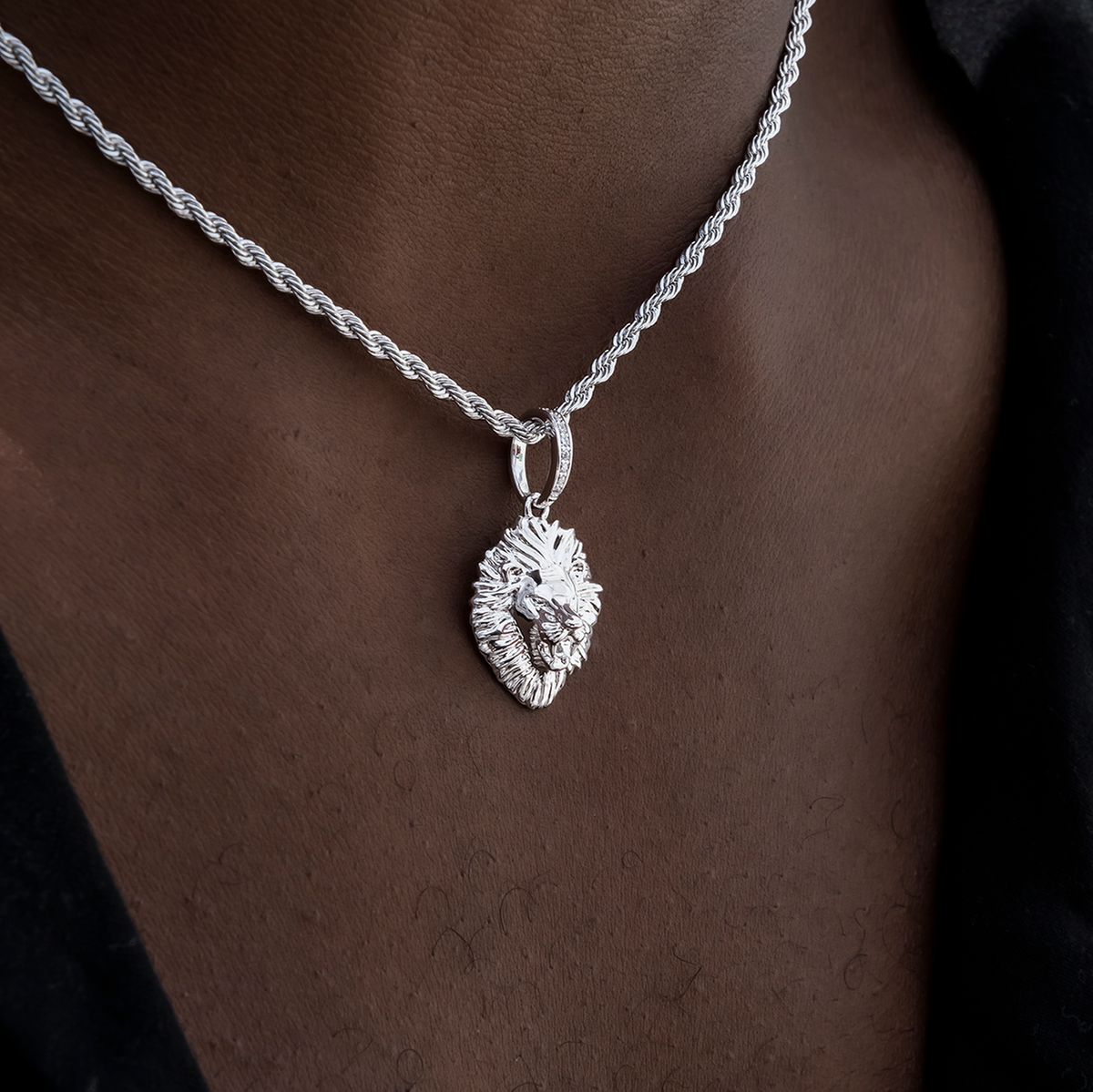 GLD Men Mini Lion Pendant in White Gold