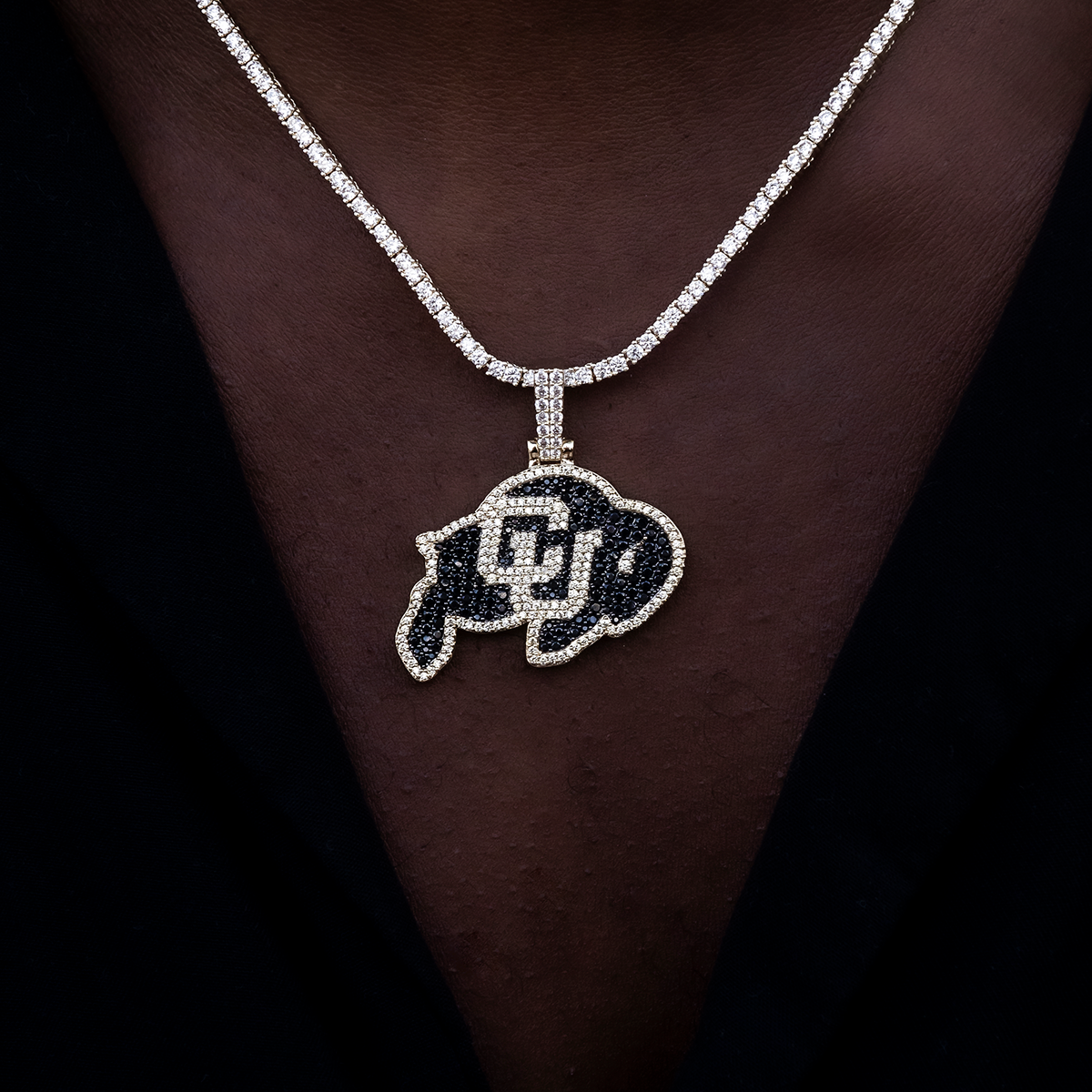 GLD Men Colorado Buffaloes Official NCAA Logo Pendant
