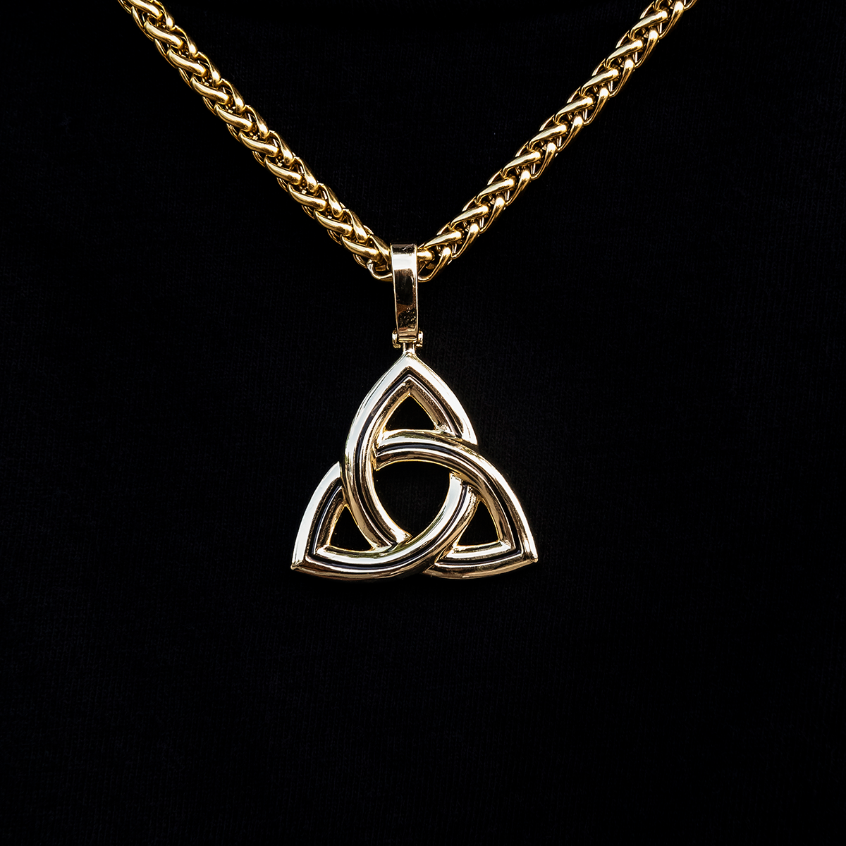 GLD Men Trinity Knot Pendant in Yellow Gold