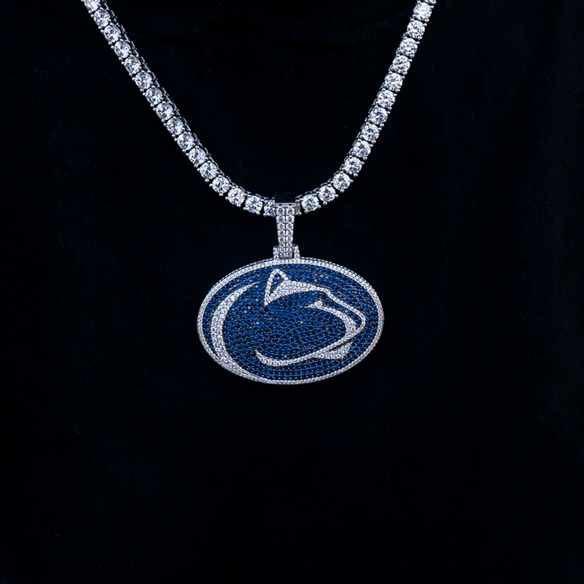 GLD Men Large Penn State Nittany Lions Official NCAA Logo Pendant