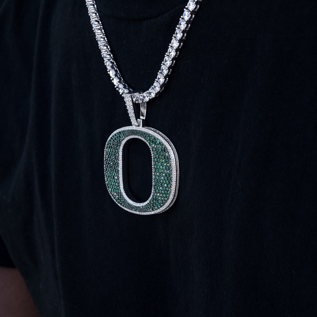 GLD Men Large Oregon Ducks Official NCAA Logo Pendant