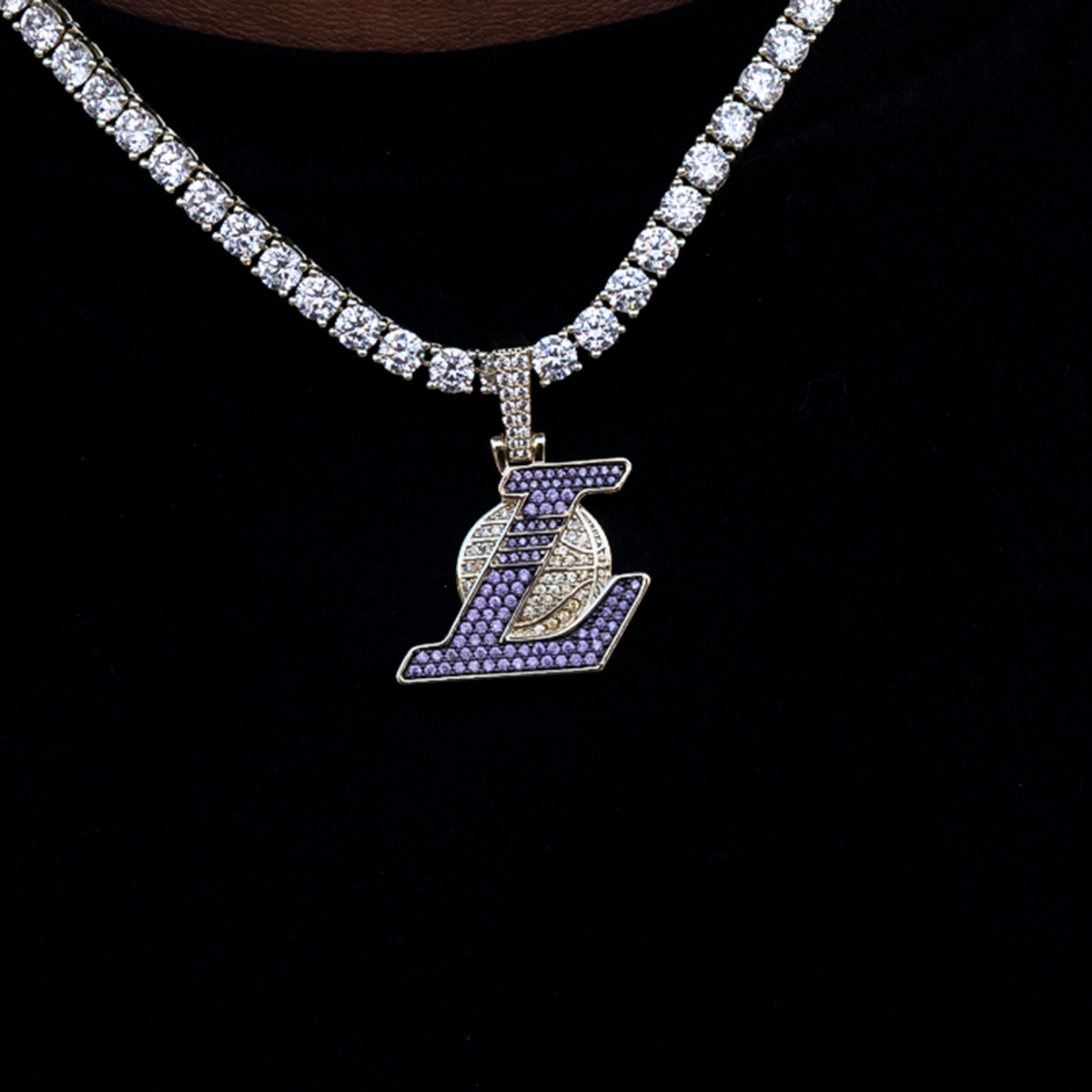 GLD Men Los Angeles Lakers Official NBA City Logo Pendant