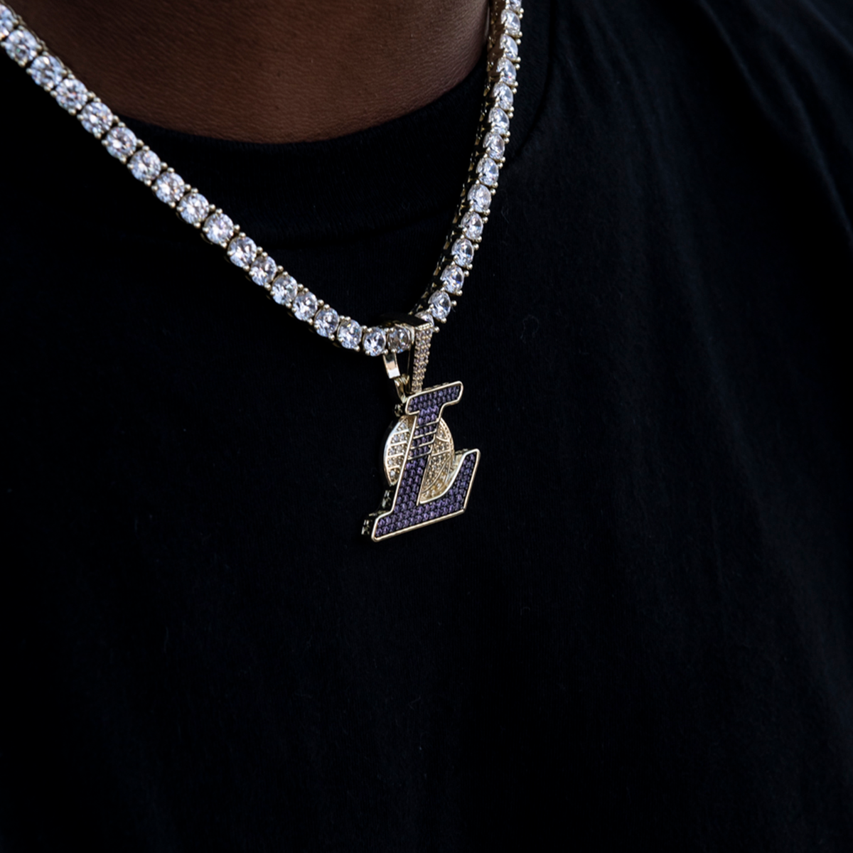 GLD Men Los Angeles Lakers Official NBA City Logo Pendant