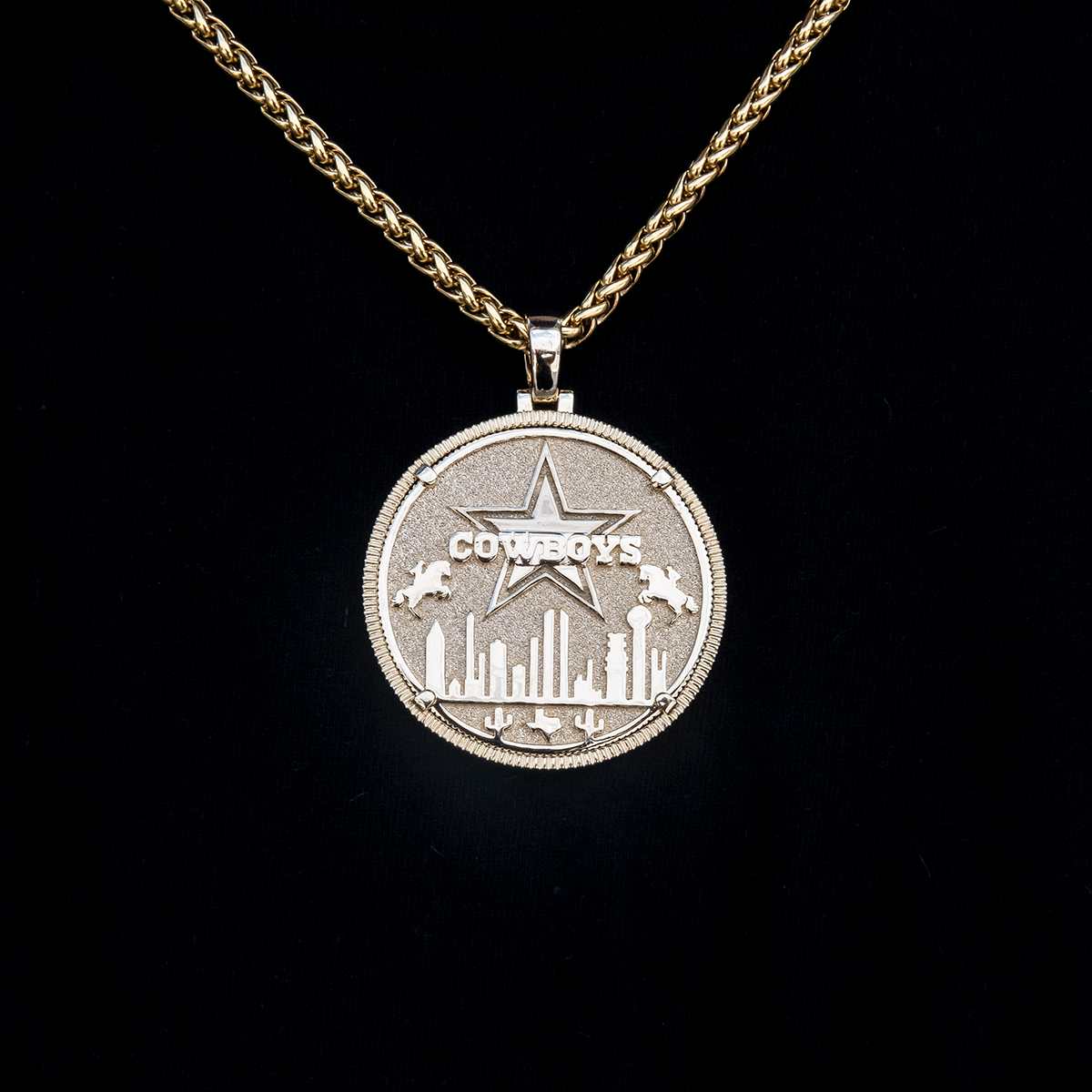 GLD PROMO Dallas Cowboys Official NFL Coin Pendant