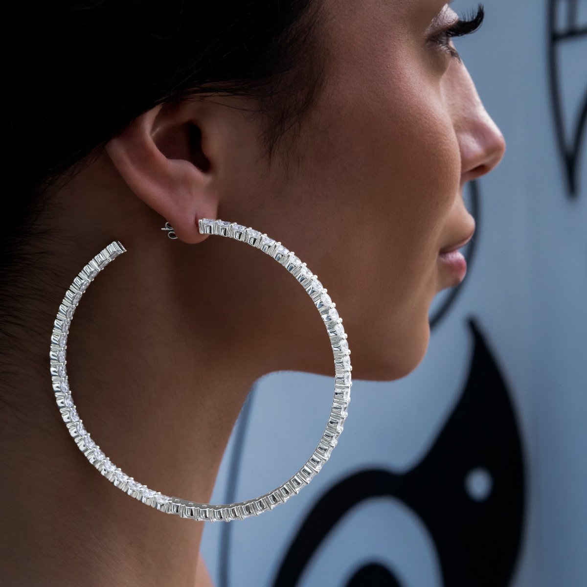 GLD Women GLD Eternity Hoop Earrings in White Gold- 4mm