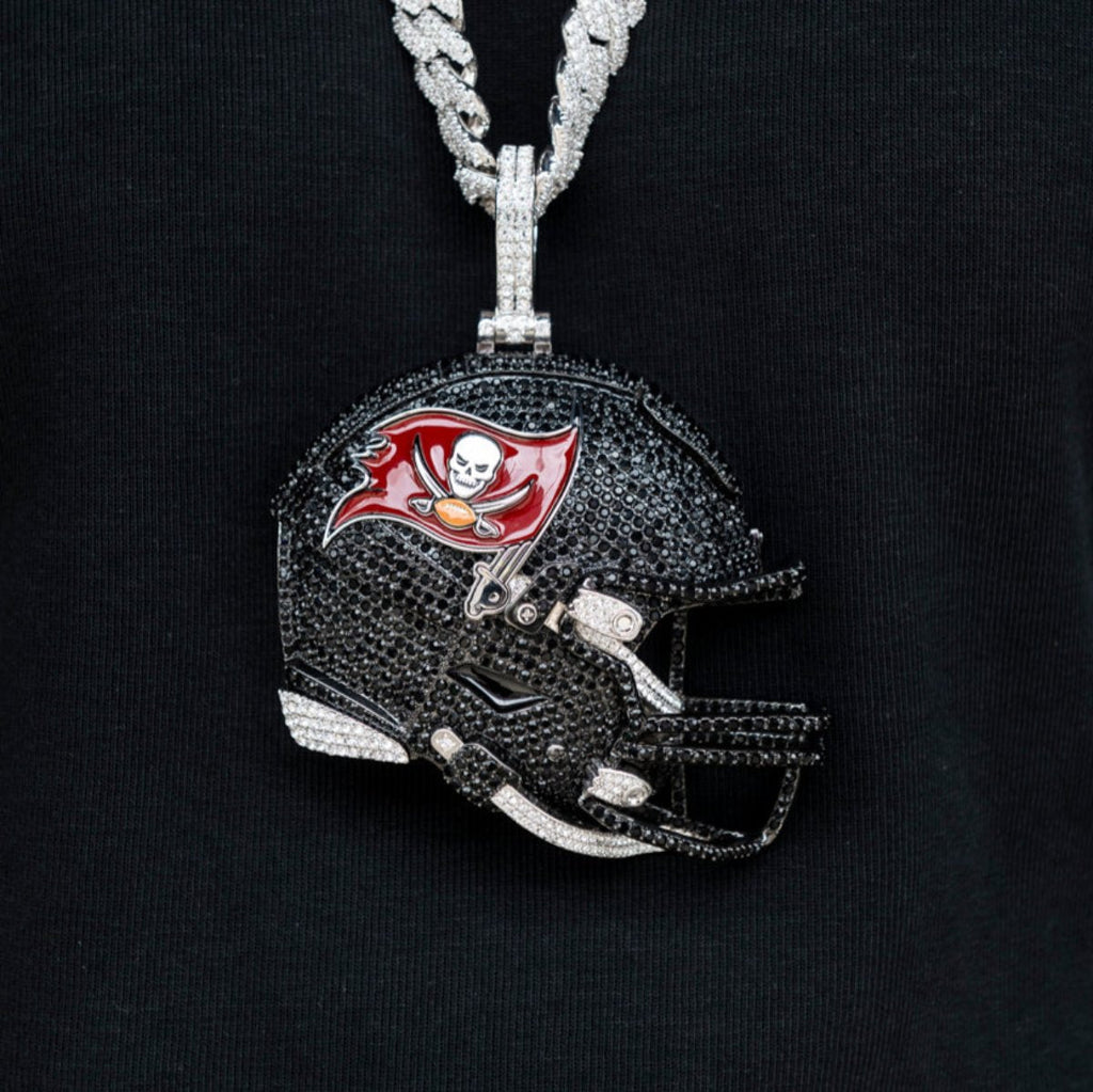 GLD Men Giant Tampa Bay Buccaneers Official NFL Helmet Pendant
