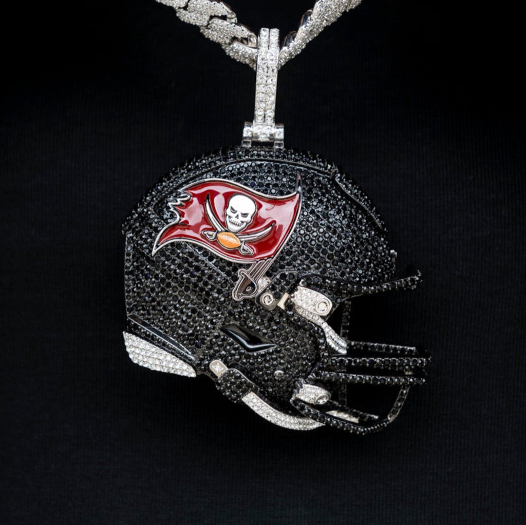 GLD Men Giant Tampa Bay Buccaneers Official NFL Helmet Pendant