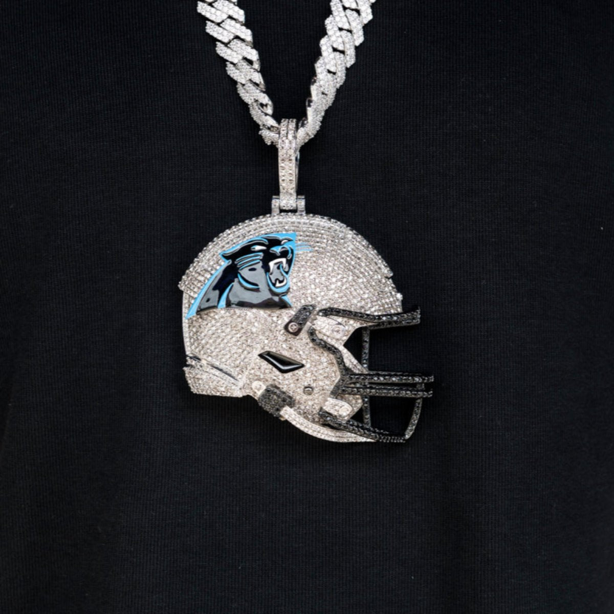 GLD Men Giant Carolina Panthers Official NFL Helmet Pendant