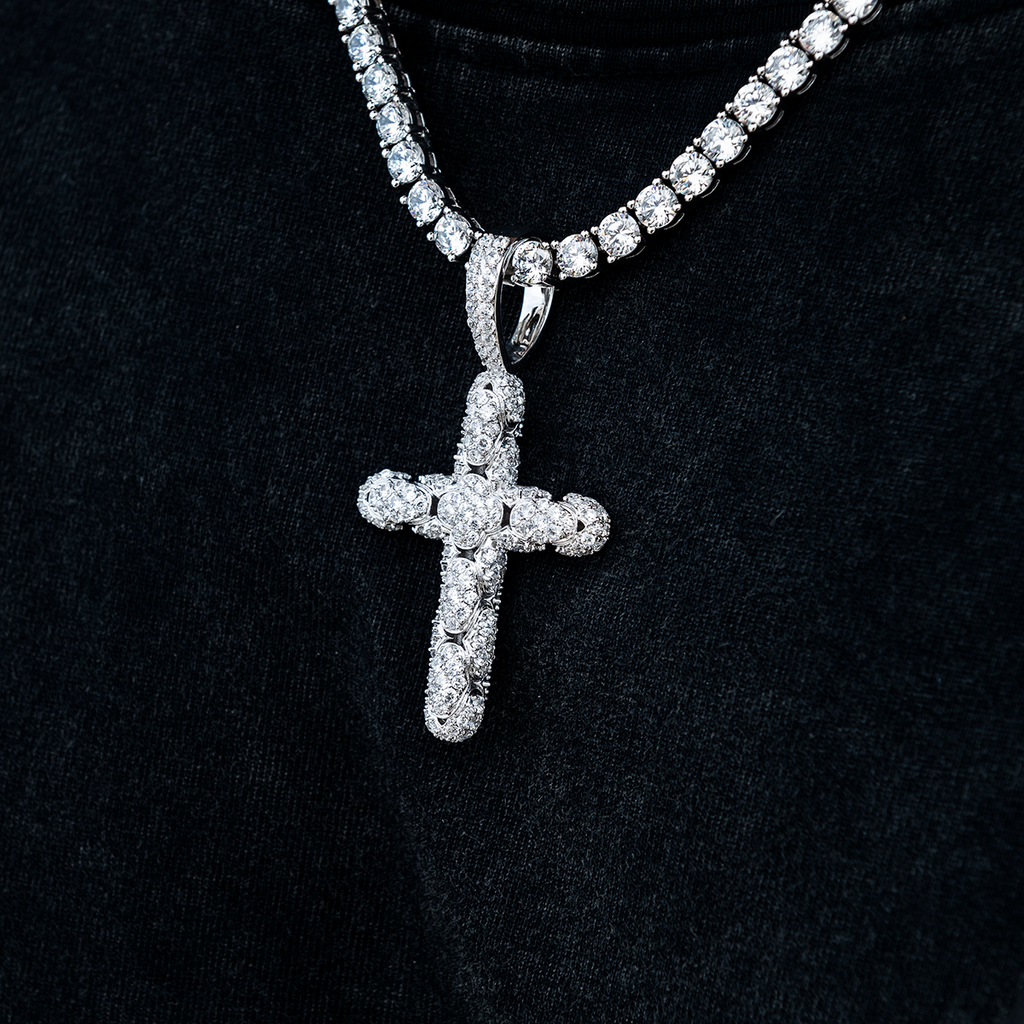 GLD Men Diamond Pave Snake Link Cross Pendant in White Gold
