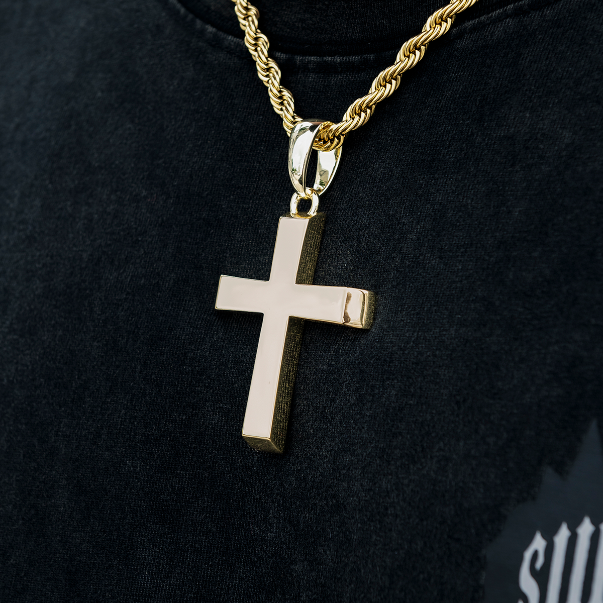 GLD PROMO Large Simple Cross Pendant in Yellow Gold