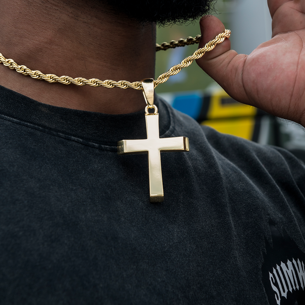 GLD PROMO Large Simple Cross Pendant in Yellow Gold