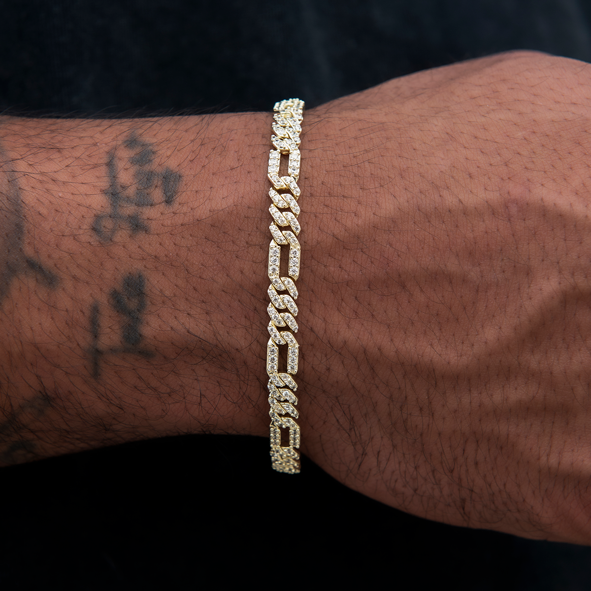 GLD PROMO Diamond Figaro Bracelet in Yellow Gold- 6mm