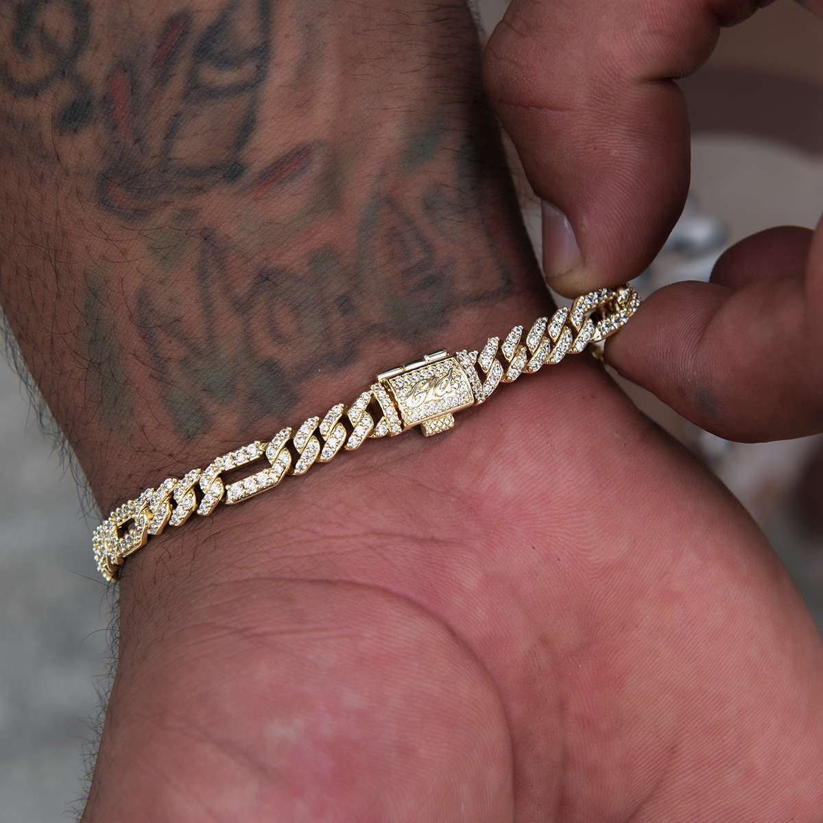 GLD PROMO Diamond Figaro Bracelet in Yellow Gold- 6mm