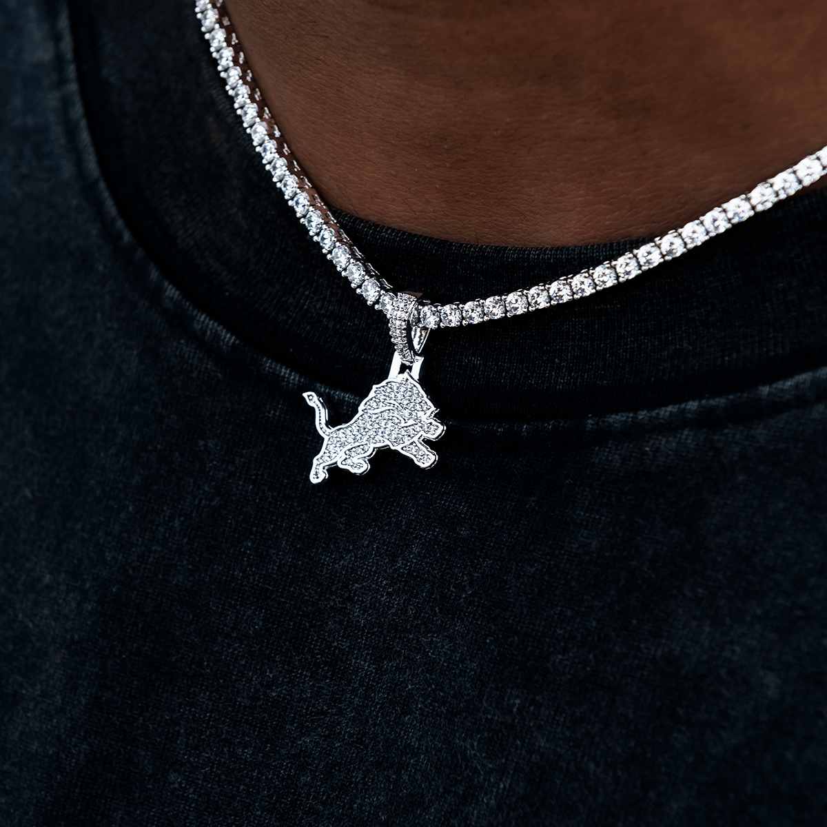 GLD Men Detroit Lions Micro Logo Pendant